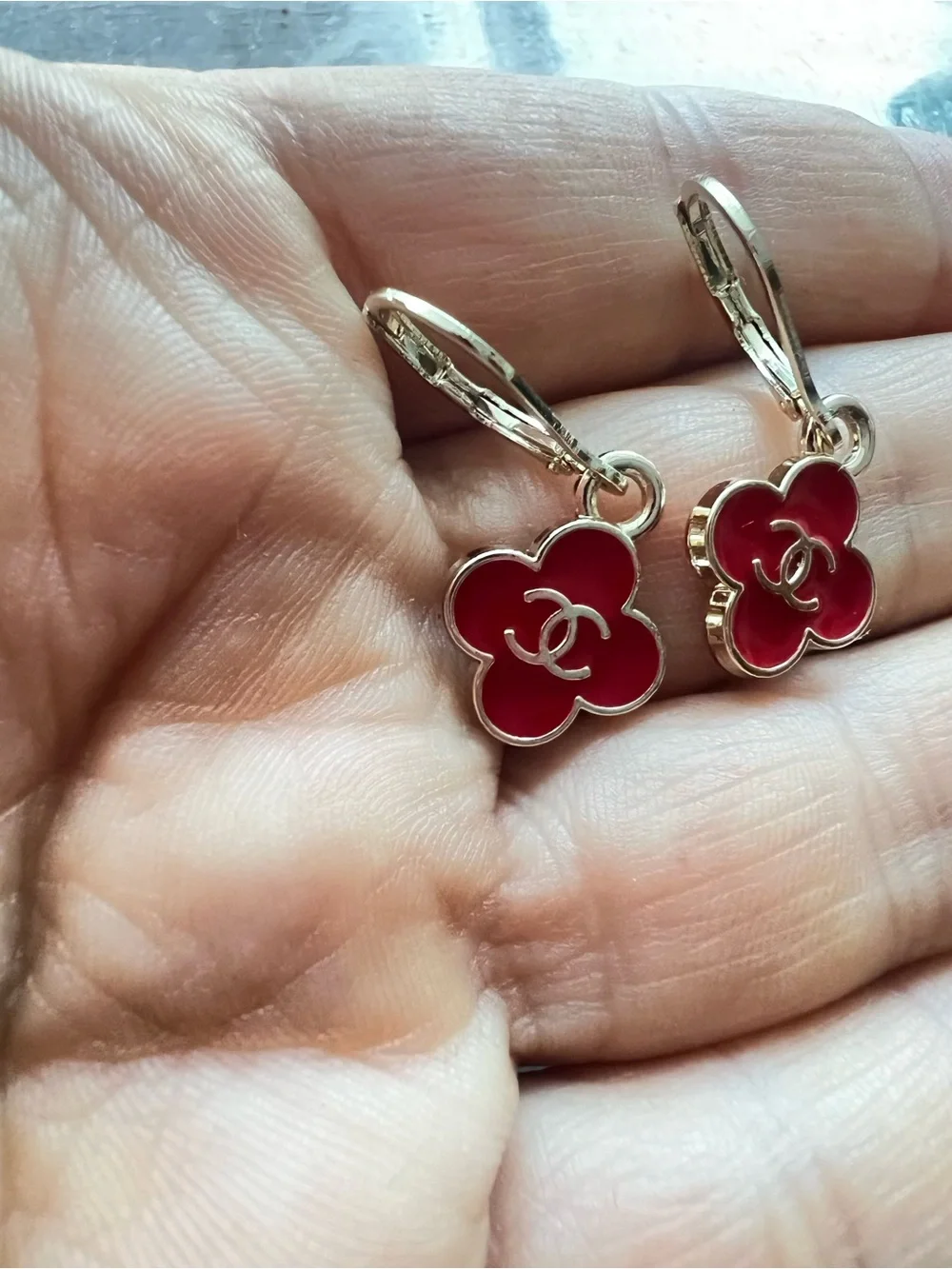 Unbranded Red Clover-Style Drop Earrings with Interlocking Accent